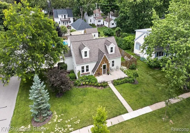 2nd image of 215 S Houghton St, Milford, MI 48381 | MLS# 61007106