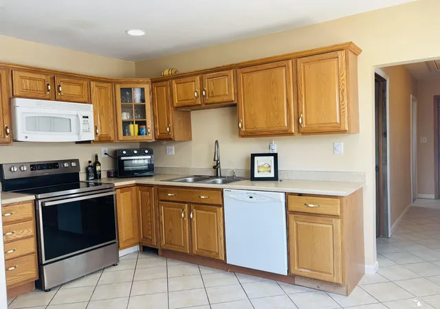 Homes for sale in Wyandotte, MI | 1416 Maple St, Wyandotte, MI 48192 | MLS# 50200570