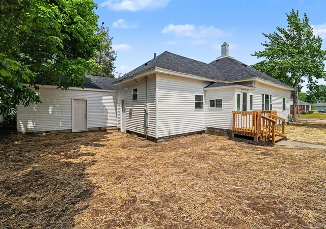 Homes for sale in Ludington, MI | 311 N Lavinia St, Ludington, MI 49431 | MLS# 70538419
