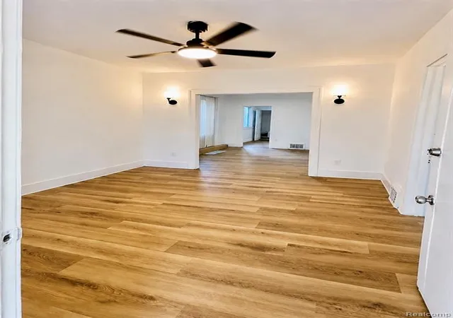 Photo 3 of Single family home for sale at 17833 Binder St, Hamtramck, MI 48212 1103 | MLS# 61023627 | Listing updated on 2026-08-28