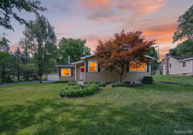1st image of 124 E Lafayette St, Milford, MI 48381 | MLS# 61018234