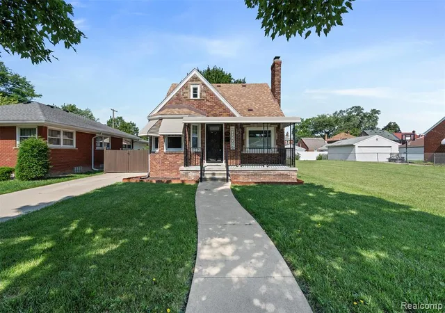 Homes for sale in Wyandotte, MI | 2100 21st St, Wyandotte, MI 48192 | MLS# 61007002