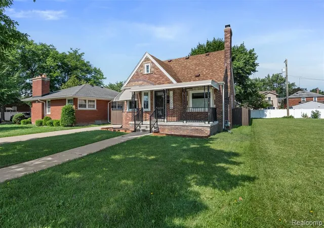 Homes for sale in Wyandotte, MI | 2100 21St St, Wyandotte, MI 48192 | MLS# 61007002
