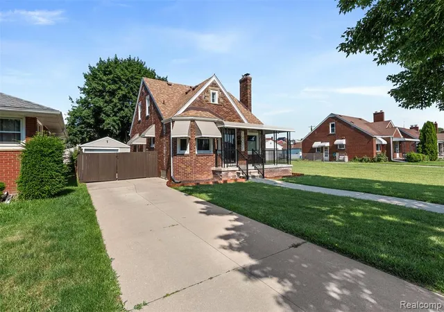 Homes for sale in Wyandotte, MI | 2100 21St St, Wyandotte, MI 48192 | MLS# 61007002