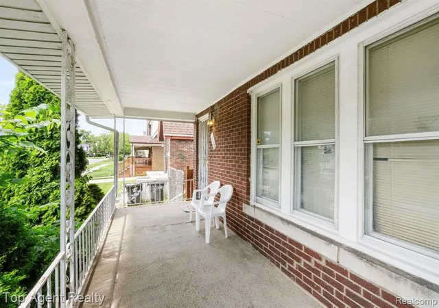 4th image of 3958 Buckingham Ave, Detroit, MI 48224 3537 | MLS# 61004522