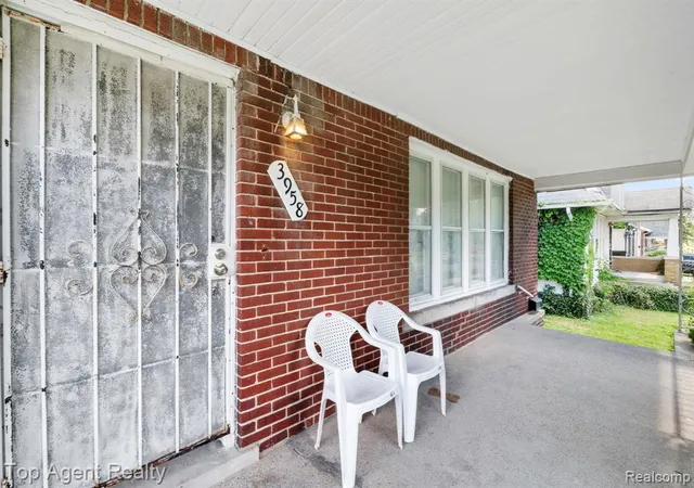 5th image of 3958 Buckingham Ave, Detroit, MI 48224 3537 | MLS# 61004522