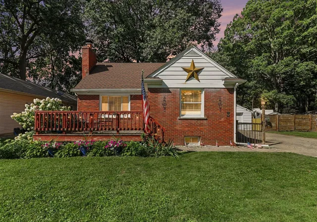 Photo 1 of Single family home for sale at 3620 Fort Dr, Waterford, MI 48328 | MLS# 70555425 | Listing updated on 2026-09-10