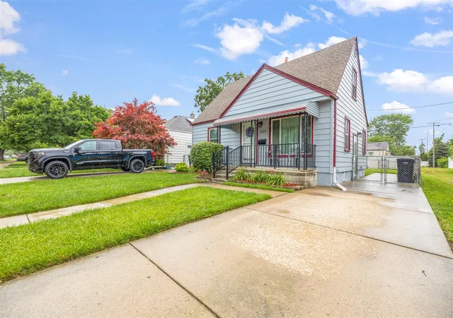 Homes for sale in Wyandotte, MI | 1528 7th St, Wyandotte, MI 48192 | MLS# 70543496