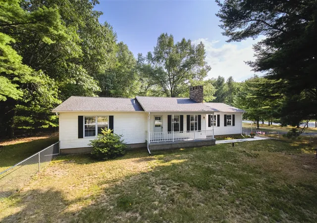 2nd image of 2615 Hill Rd, Manistee, MI 49660 | MLS# 70551178