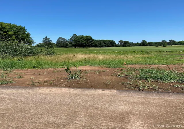 3rd image of 1917 Langford Dr, Marquette, MI 49855 | MLS# 50202234