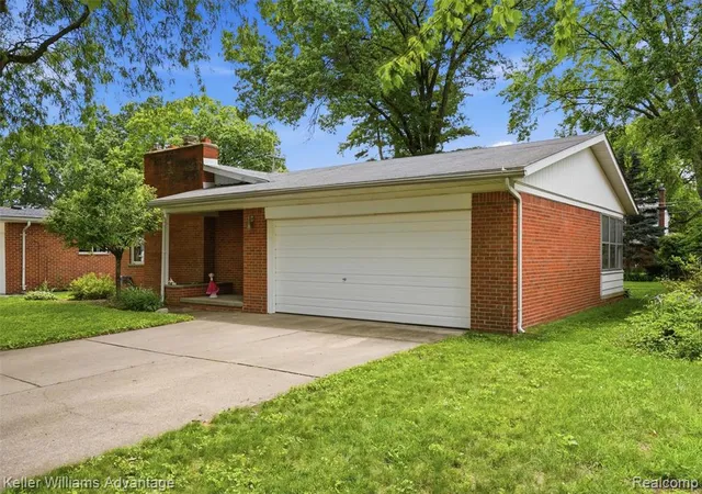 Homes for sale in Livonia, MI | 33007 Grennada St, Livonia, MI 48154 | MLS# 61005708