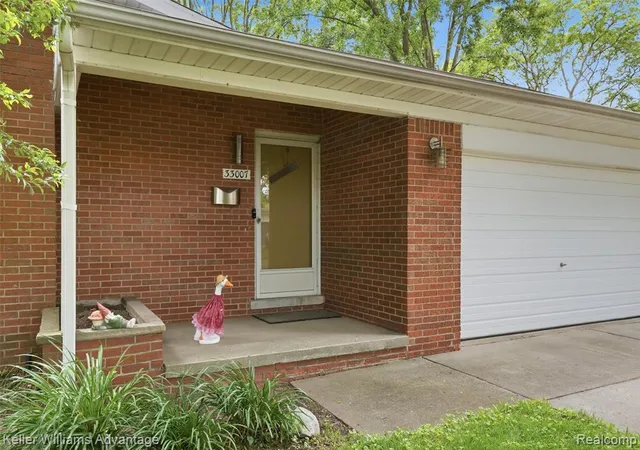 Homes for sale in Livonia, MI | 33007 Grennada St, Livonia, MI 48154 | MLS# 61005708