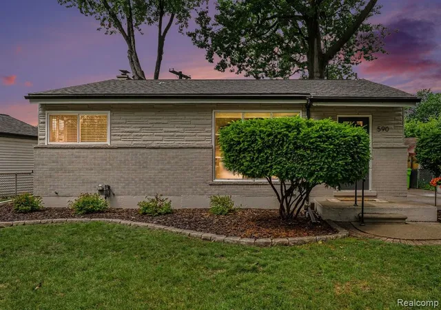 Homes for sale in Madison Heights, MI | 590 Hecht Dr, Madison Heights, MI 48071 | MLS# 61006041