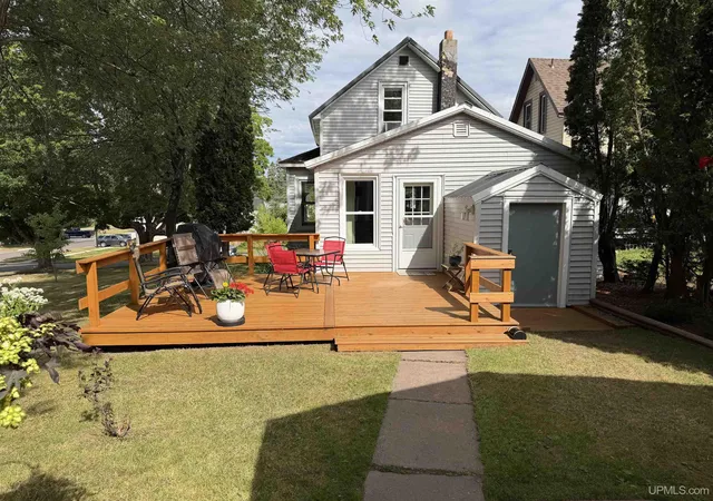 Photo 2 of Single family home for sale at 229 Evans St, Ironwood, MI 49938 | MLS# 50217277 | Listing updated on 2026-08-31