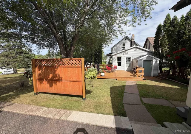 Photo 3 of Single family home for sale at 229 Evans St, Ironwood, MI 49938 | MLS# 50217277 | Listing updated on 2026-08-31