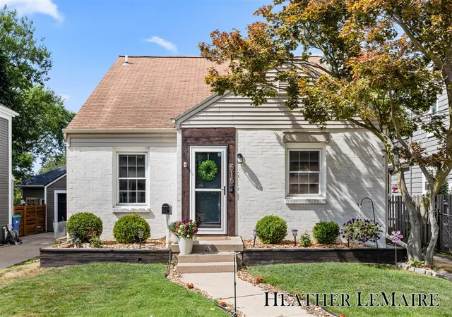 Photo 1 of Sale Pending at 515 Alger St, Grand Rapids, MI 49507 | MLS# 70547584 | Listing updated on 2026-07-26