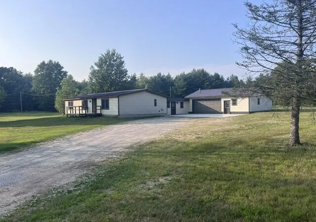 Photo 3 of Single family home for sale at 13542 Makinen Rd, Kaleva, MI 49645 | MLS# 70547055 | Listing updated on 2026-08-28