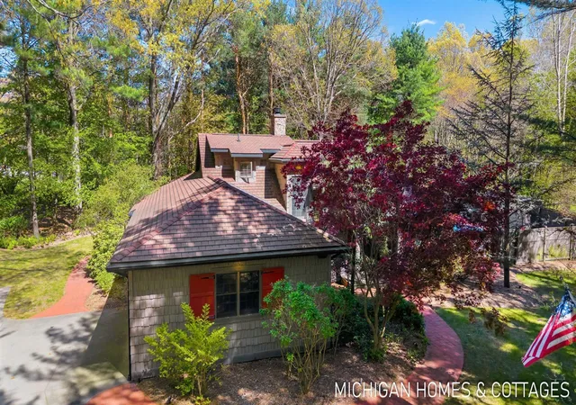 Homes for sale in Saugatuck, MI | 3255 Lake Trail Dr, Saugatuck, MI 49453 | MLS# 70531985