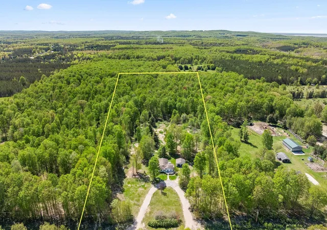Homes for sale in Beulah, MI | 90 S Haze Rd, Beulah, MI 49617 | MLS# 80069141
