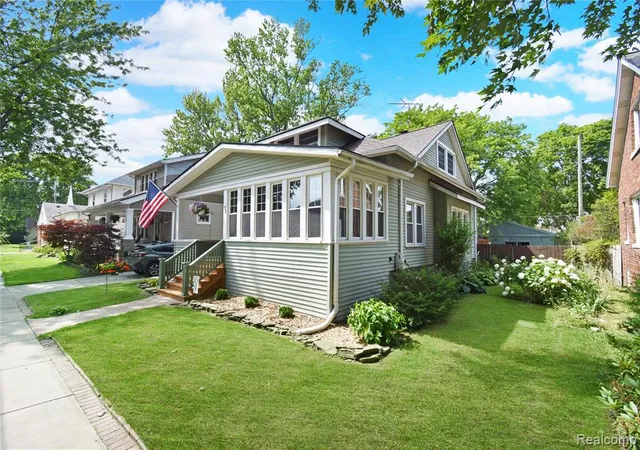 Photo 1 of Single family home for sale at 34 Moser Pl, Mount Clemens, MI 48043 1733 | MLS# 61009907 | Listing updated on 2026-09-06