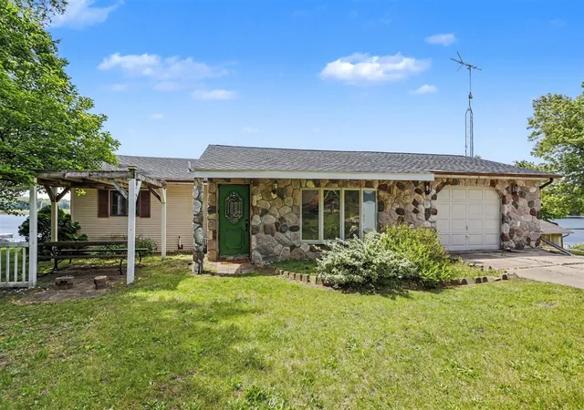 3rd image of 13703 Carefree Dr, Battle Creek, MI 49017 | MLS# 70535603