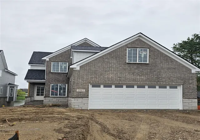1st image of 2587 Woodland Cove Dr, Brighton, MI 48114 | MLS# 70518231