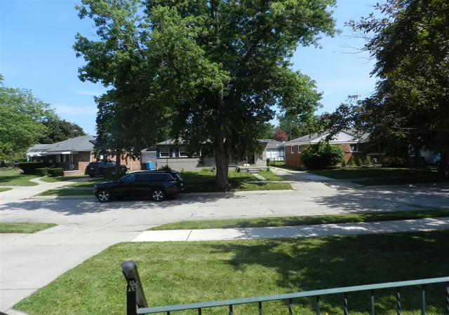 Photo 3 of Sale Pending at 4318 Adams Cir, Wayne, MI 48184 | MLS# 70545331 | Listing updated on 2026-07-21