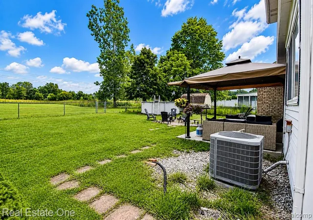 23rd image of 22103 Cherrylawn Dr, Flat Rock, MI 48134 | MLS# 61021945