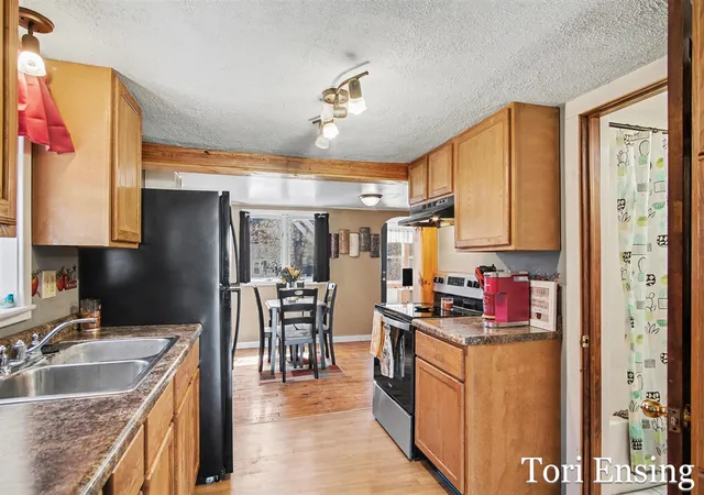 Homes for sale in Greenville, MI | 814 E Summit St, Greenville, MI 48838 | MLS# 70527107