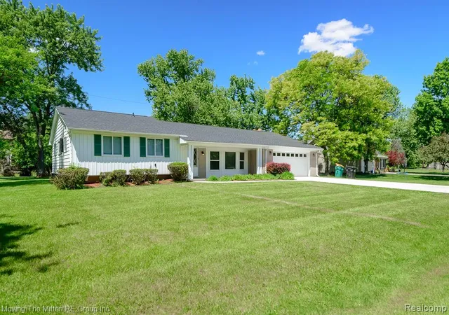 2nd image of 23735 W Newell Cir, Farmington Hills, MI 48336 | MLS# 60998706