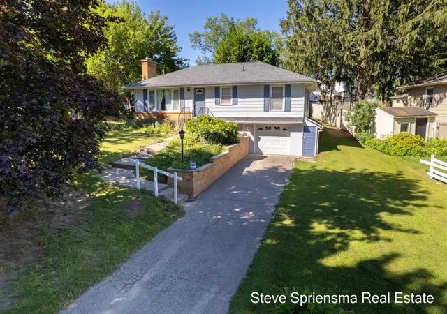 Homes for sale in Grand Rapids, MI | 1355 Derby Dr, Grand Rapids, MI 49504 | MLS# 70541217
