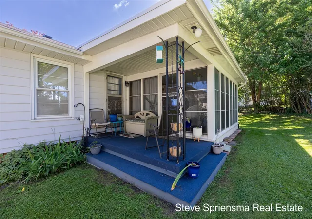Homes for sale in Grand Rapids, MI | 1355 Derby Dr, Grand Rapids, MI 49504 | MLS# 70541217