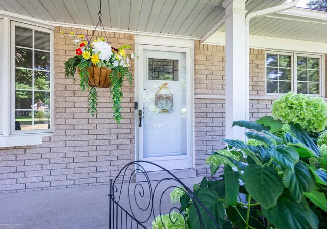 Photo 5 of Sale Pending at 48872 Rex St, Shelby Township, MI 48317 | MLS# 50217698 | Listing updated on 2026-08-15