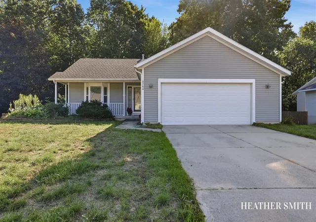 Photo 2 of Sale Pending at 5764 Grand Oaks Dr, Comstock Park, MI 49321 | MLS# 70553187 | Listing updated on 2026-08-25