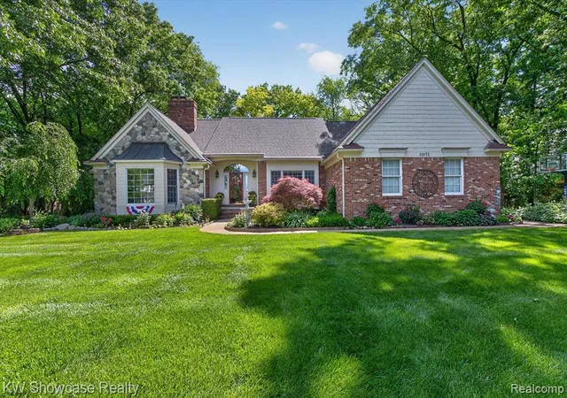 Homes for sale in South Lyon, MI | 11073 Sandy Creek Dr, South Lyon, MI 48178 | MLS# 61005314