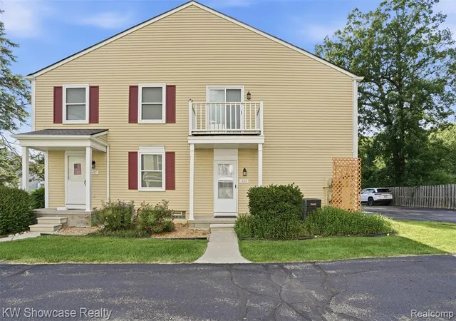 2nd image of 1499 Mariner Dr, Walled Lake, MI 48390 | MLS# 61014224