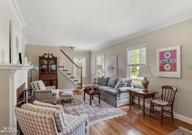 5th image of 83 Hawthorne Rd, Grosse Pointe Shores, MI 48236 | MLS# 50211623