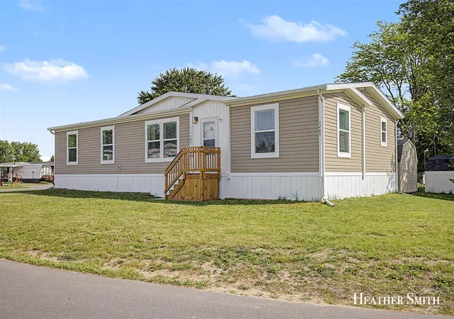 Homes for sale in Belmont, MI | 1285 Ashbrook St, Belmont, MI 49306 | MLS# 70536698