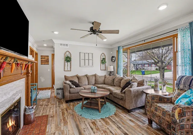 3rd image of 306 Sanson St, Bay City, MI 48706 | MLS# 50205976