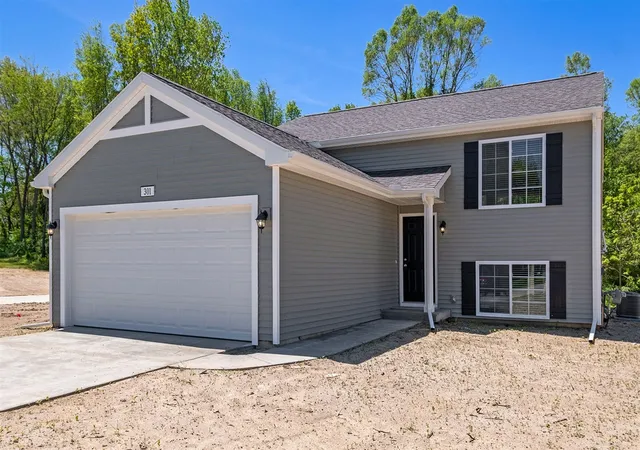 1st image of 917 Valley View Ct, Marshall, MI 49068 | MLS# 70533893