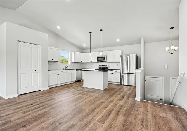 5th image of 917 Valley View Ct, Marshall, MI 49068 | MLS# 70533893
