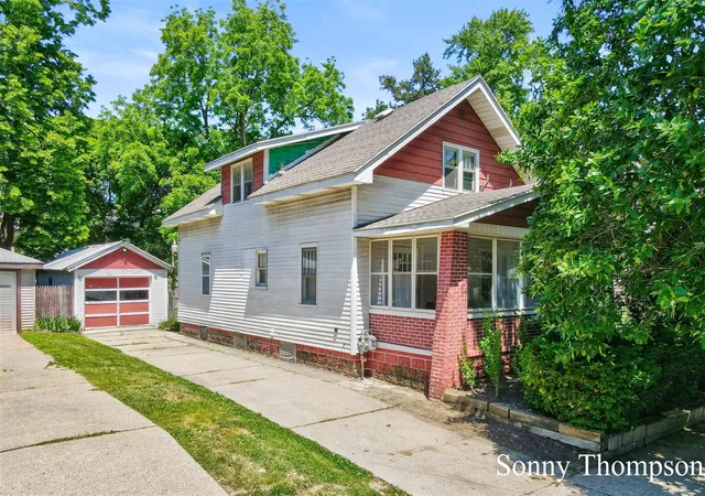 Photo 1 of Single family home for sale at 53 Baylis St, Grand Rapids, MI 49507 | MLS# 70536704 | Listing updated on 2026-09-30