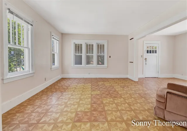 Photo 4 of Single family home for sale at 53 Baylis St, Grand Rapids, MI 49507 | MLS# 70536704 | Listing updated on 2026-09-30