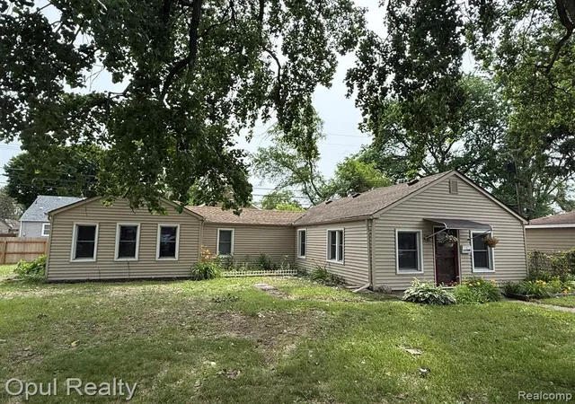 Homes for sale in Livonia, MI | 11700 Cavell St, Livonia, MI 48150 | MLS# 61003269