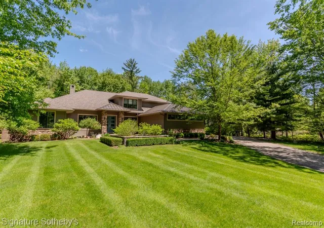 Photo 1 of Single family home for sale at 3479 E Shady Ridge Ln, Midland, MI 48642 7240 | MLS# 61025022 | Listing updated on 2026-09-08