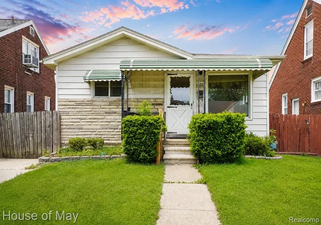 Homes for sale in Melvindale, MI | 18233 Ruth St, Melvindale, MI 48122 | MLS# 60996835
