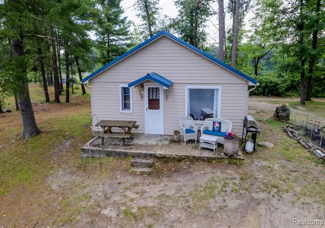 Photo 3 of Single family home for sale at 8272 Paradise Dr, South Branch, MI 48761 9631 | MLS# 61007854 | Listing updated on 2026-09-14