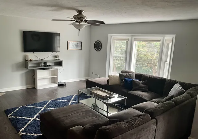 Homes for sale in Traverse City, MI | 4003 Robin Hood Ln, Traverse City, MI 49686 | MLS# 80070531
