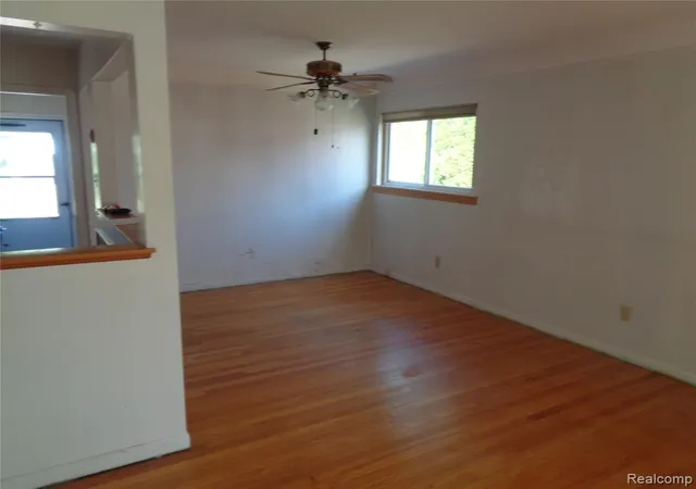 Photo 4 of Single family home for sale at 2460 Longmeadow Dr, Trenton, MI 48183 2217 | MLS# 61025078 | Listing updated on 2026-09-11