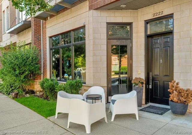 Photo 2 of Condo for sale at 2222 Attard St, Birmingham, MI 48009 | MLS# 61020230 | Listing updated on 2026-08-13